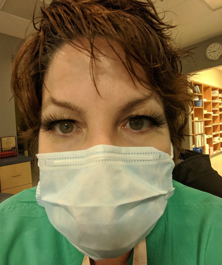 Trying Out False Lashes For The First Time