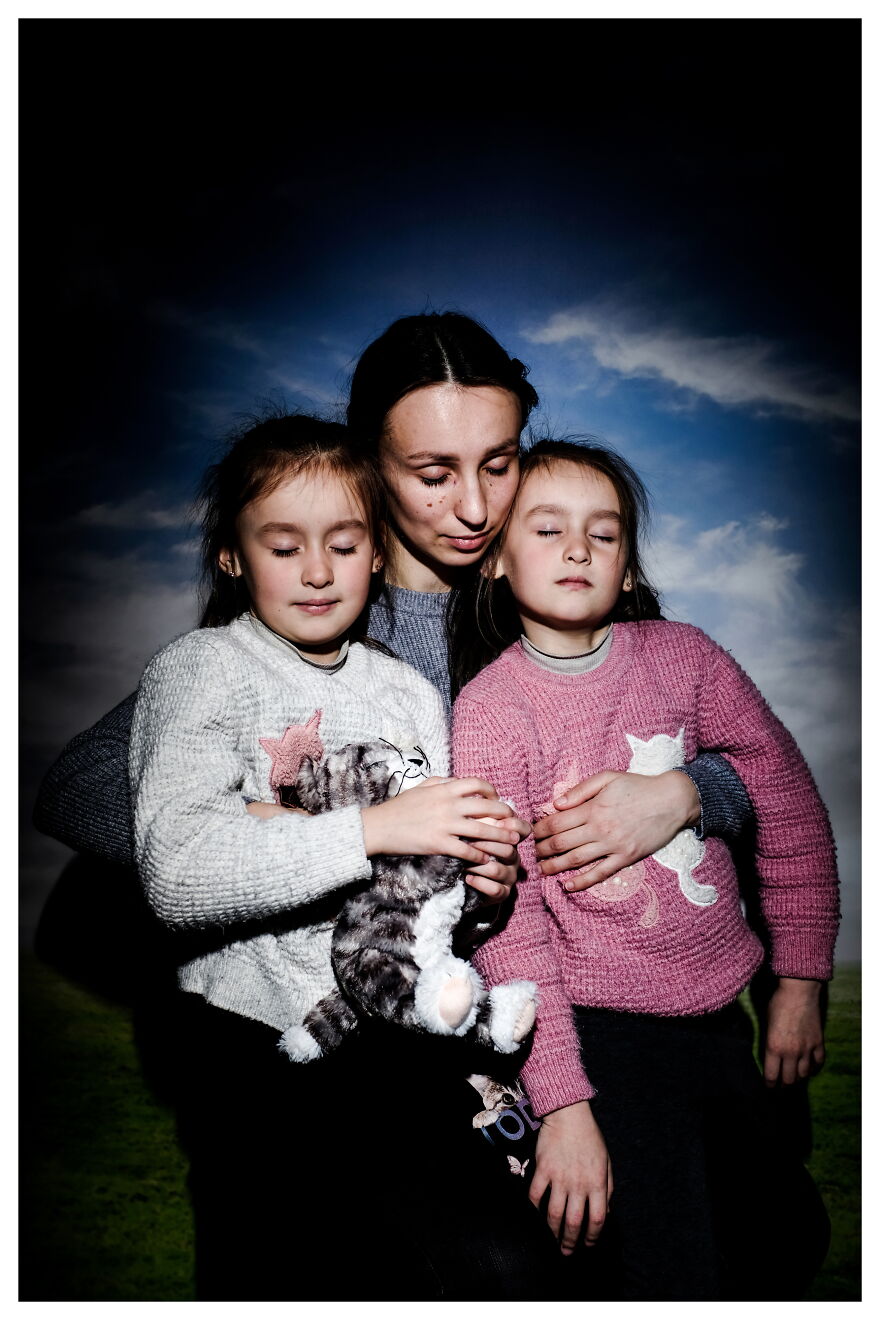 Vira, Age 26, Wiktoria, Age 6, Weronika, Age 6, Lviv