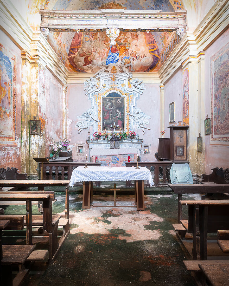 100 Photos Show The Decline Of The Church In Italy