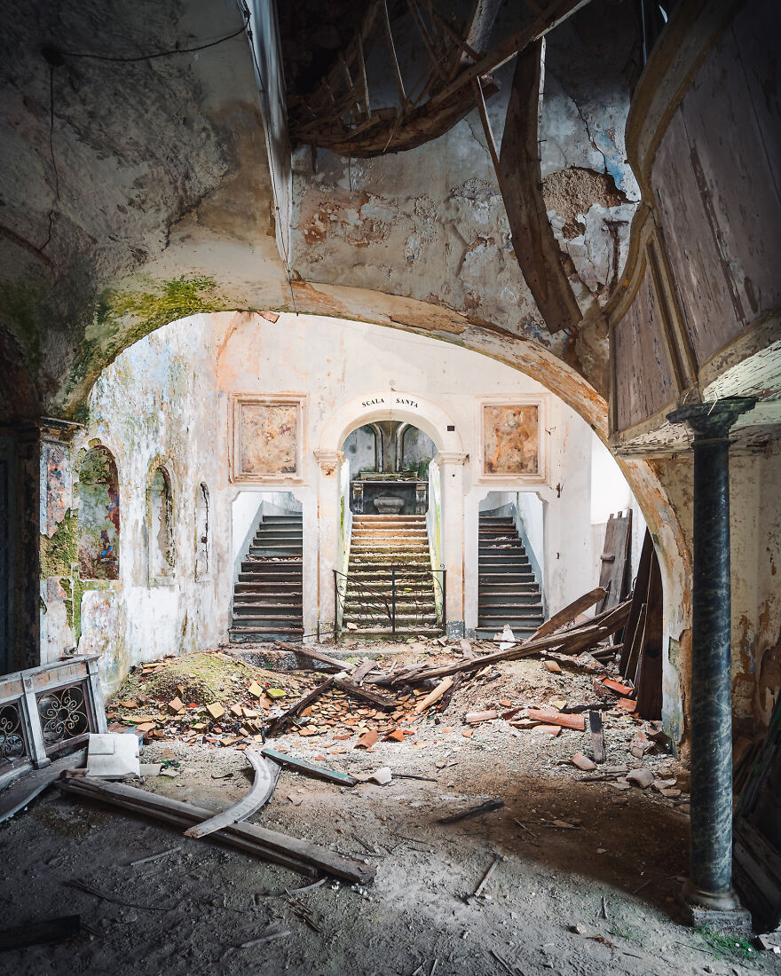 100 Photos Show The Decline Of The Church In Italy