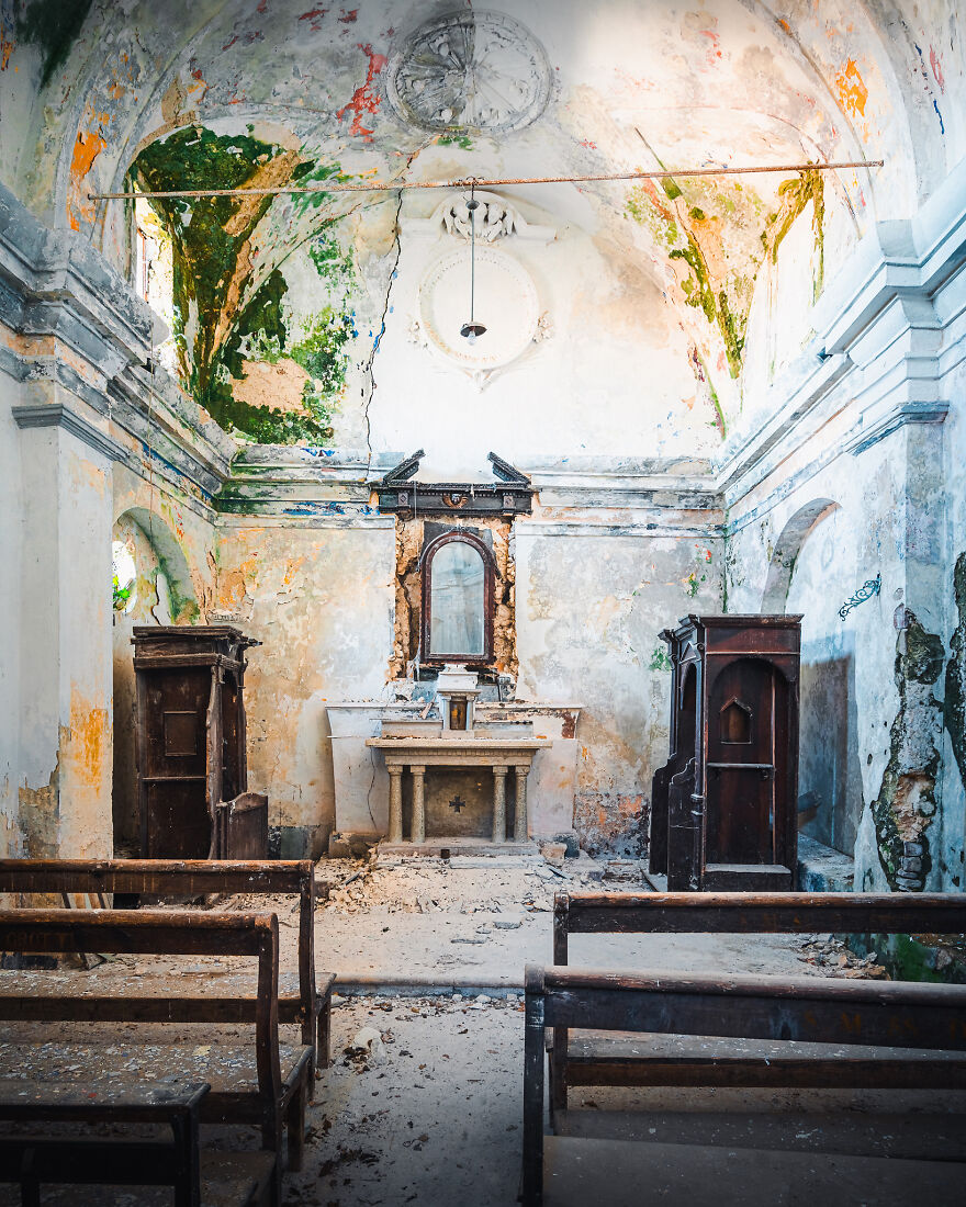 100 Photos Show The Decline Of The Church In Italy