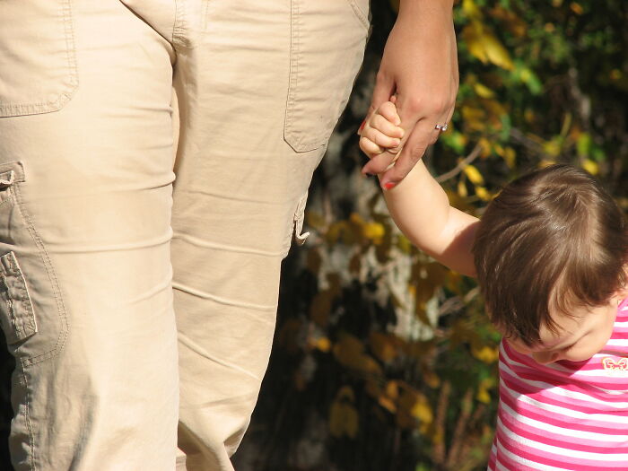 “AITA For Telling My Fiance I’m Locking Myself In The Room For The Rest Of The Vacation Because I’m Tired Of Holding His Sister’s Kid?” “AITA For Telling My Fiance I’m Locking Myself In The Room For The Rest Of The Vacation Because I’m Tired Of Holding His Sister’s Kid?”