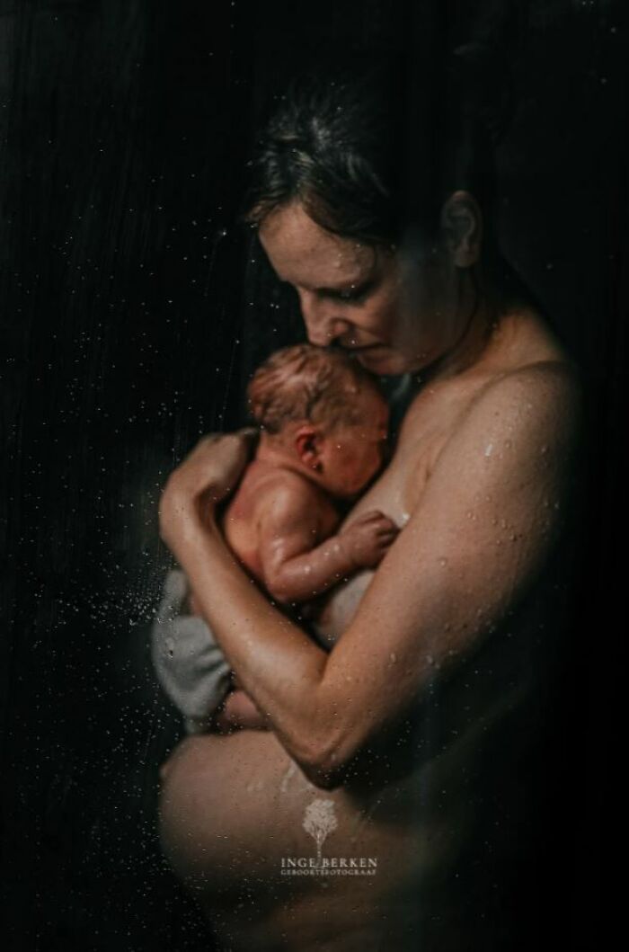 Mejor fotografía en la categoría “Posparto”: “Amor infinito” por Inge Berken, Países Bajos