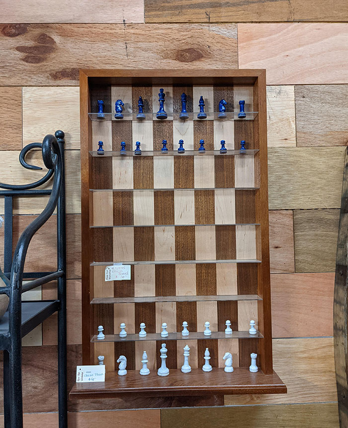 Un tablero de ajedrez vertical