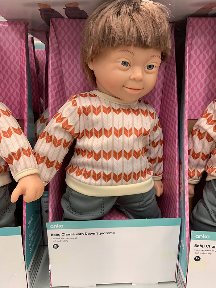 El Kmart local tiene un muñeco con síndrome de Down
