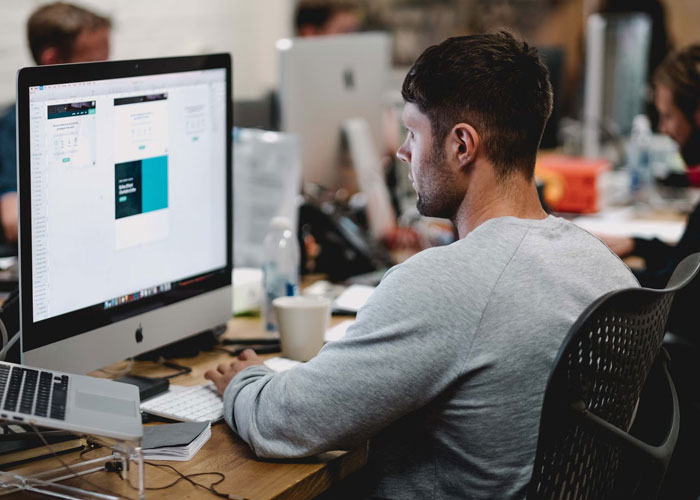 Ex-Google Employee Reveals How Free Perks In The Office Trick Workers Into Actually Working More, Lists Examples From His Job Ex-Google Employee Reveals How Free Perks In The Office Trick Workers Into Actually Working More, Lists Examples From His Job