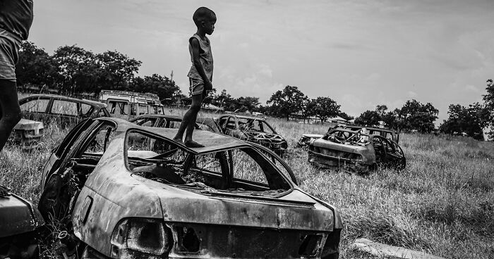 Artist Documents The Harsh Realities Of The People Of South Sudan (20 Pics)