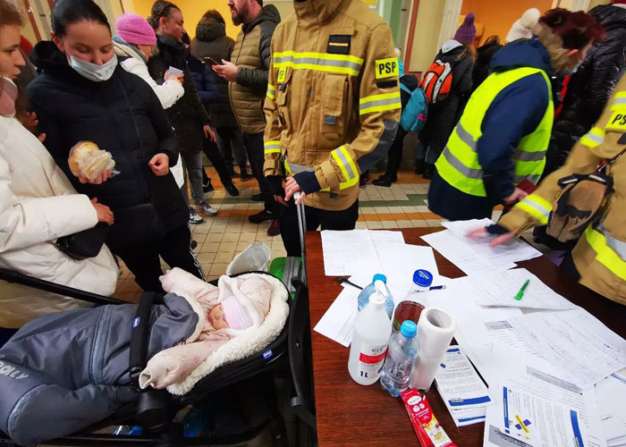 Polish People Leave Baby Strollers At Train Stations For Ukrainian Refugees Who Might Need Them