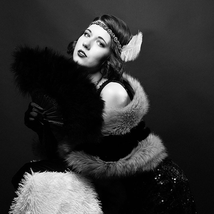 I Take Vintage Hollywood Style Portraits, And Here Are The Best 20 Pics