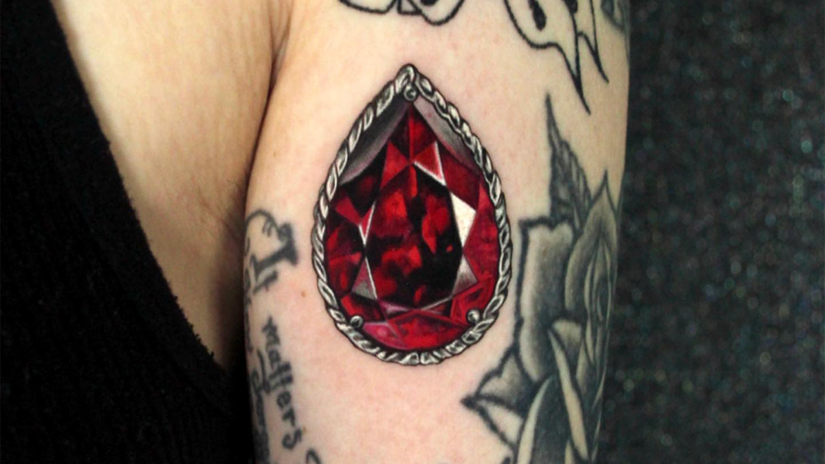 People Go To This Artist For “Permanent Jewelry” Tattoos (40 Pics)