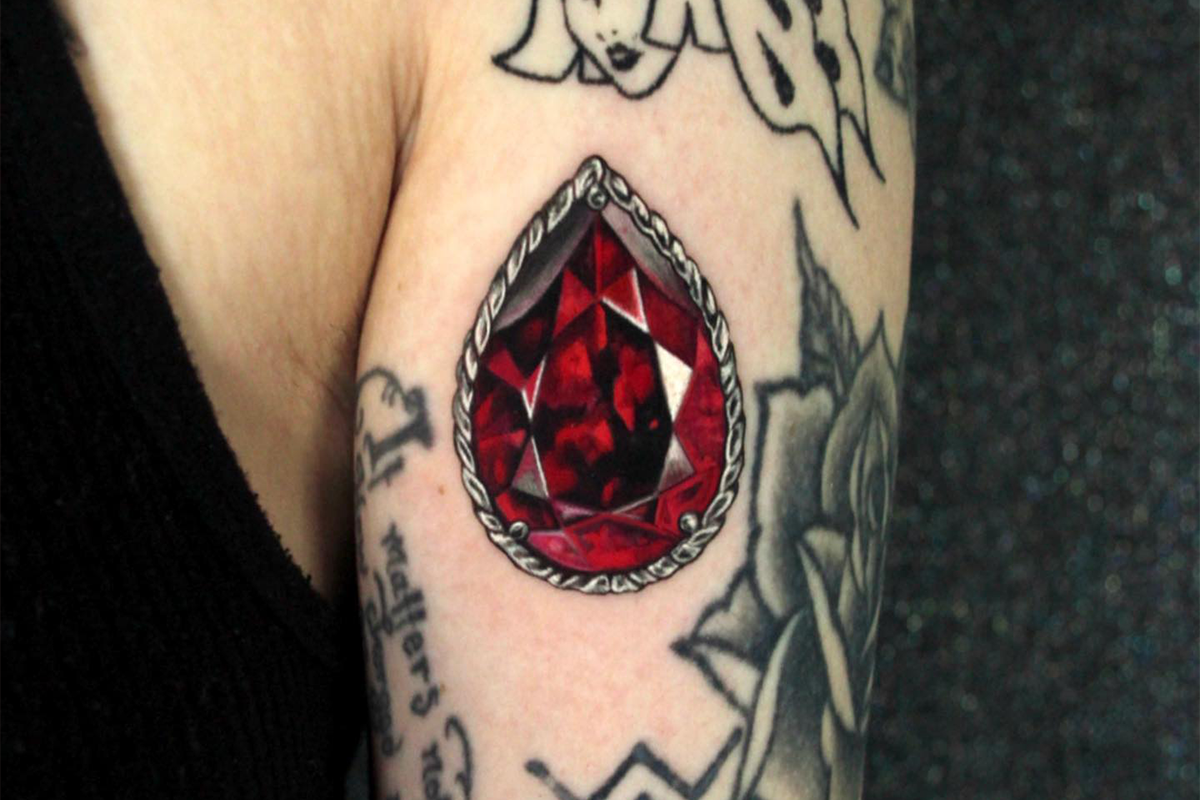 An Artist Creates Posh Tattoos That Look Like Theyre Right Out of a Jewelry  Boutique  Bright Side
