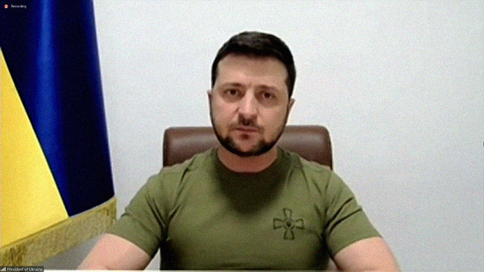 Man Is Upset The President Of Ukraine Didn't Wear A Suit When Addressing The US Congress, Voices It On Twitter, Gets A Major Reality Check Man Is Upset The President Of Ukraine Didn't Wear A Suit When Addressing The US Congress, Voices It On Twitter, Gets A Major Reality Check