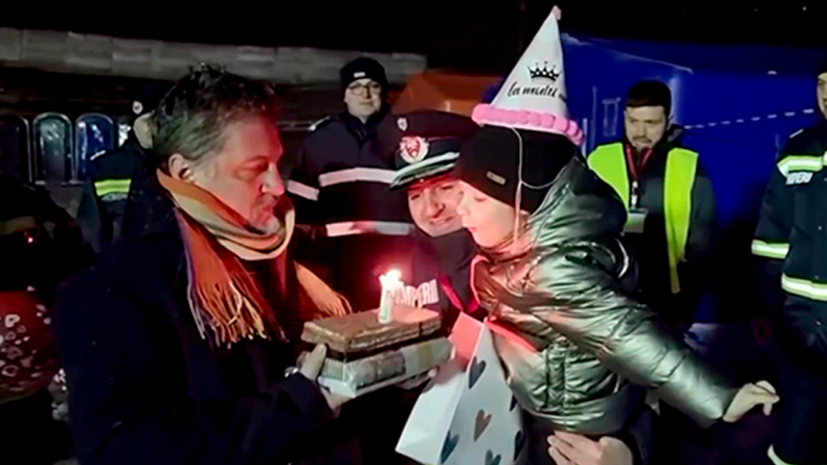 Refugee Camp Volunteers And Local Authorities Throw A Surprise Birthday Party For A 7-Year-Old Ukrainian Girl