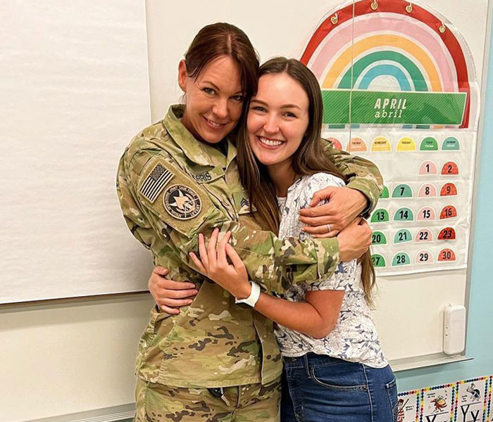Woman Is Frozen In Place After Seeing Her Mom Enter The Classroom She’s Teaching After 11 Months Of Deployment