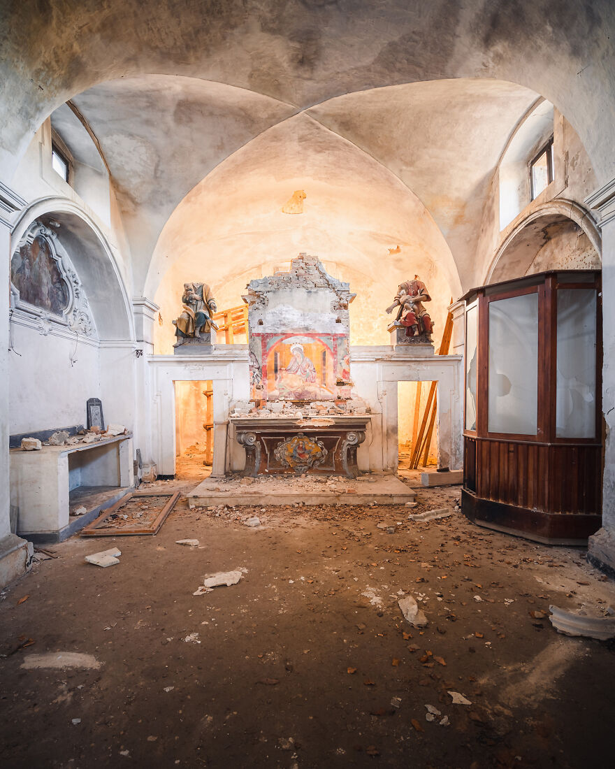 100 Photos Show The Decline Of The Church In Italy