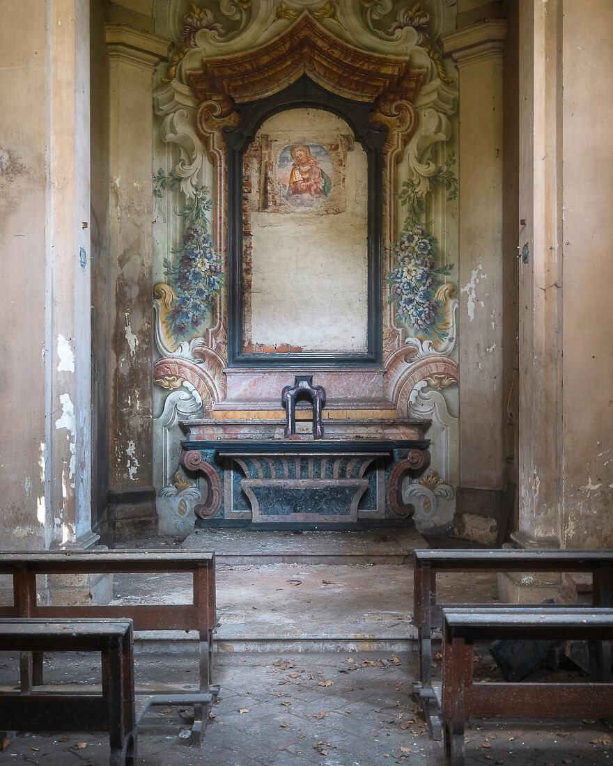 100 Photos Show The Decline Of The Church In Italy