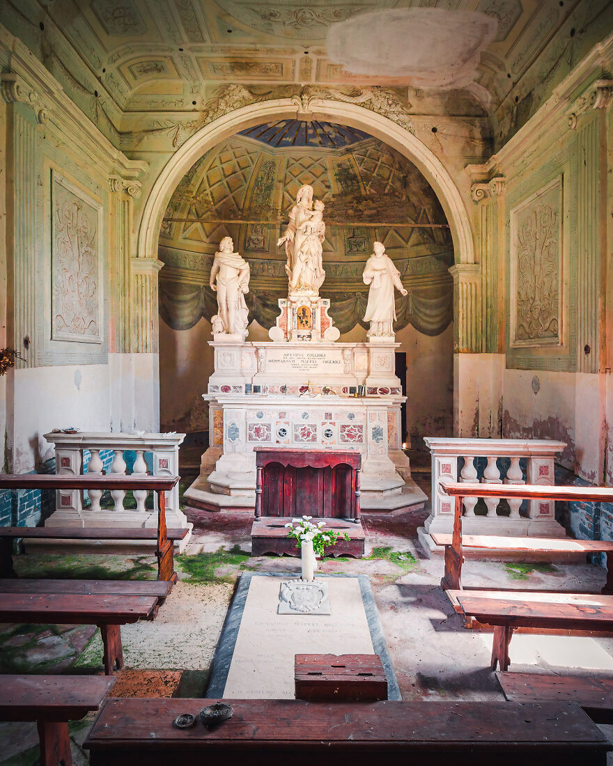 100 Photos Show The Decline Of The Church In Italy