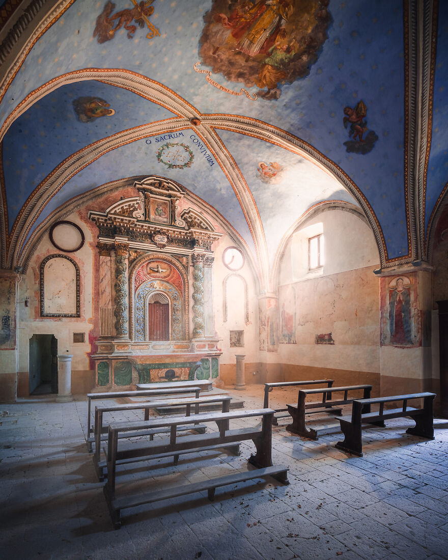 100 Photos Show The Decline Of The Church In Italy