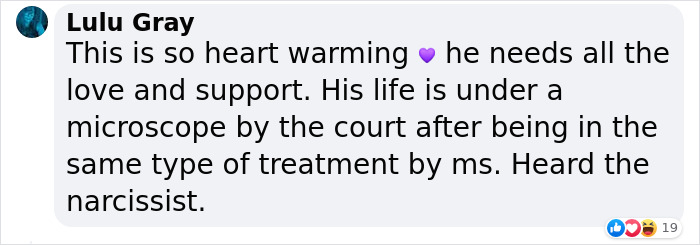 Johnny Depp’s Fan Brought Two Emotional Support Alpacas Outside The Court To “Brighten His Day” Johnny Depp’s Fan Brought Two Emotional Support Alpacas Outside The Court To “Brighten His Day”