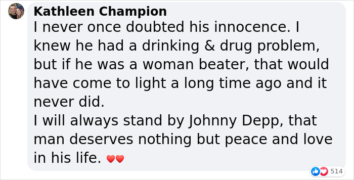 Johnny Depp’s Fan Brought Two Emotional Support Alpacas Outside The Court To “Brighten His Day” Johnny Depp’s Fan Brought Two Emotional Support Alpacas Outside The Court To “Brighten His Day”