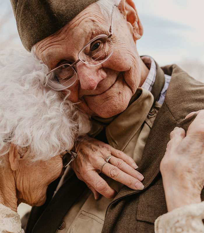 20 Heartwarming Photographs Of Couple Celebrating 70 Years Of Marriage Make Us Believe In Love Again 20 Heartwarming Photographs Of Couple Celebrating 70 Years Of Marriage Make Us Believe In Love Again