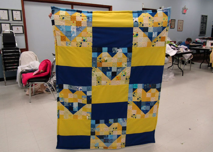 “Welcome To Canada. We Care”: Volunteers Craft Over 300 Quilts For Ukrainian Refugees “Welcome To Canada. We Care”: Volunteers Craft Over 300 Quilts For Ukrainian Refugees