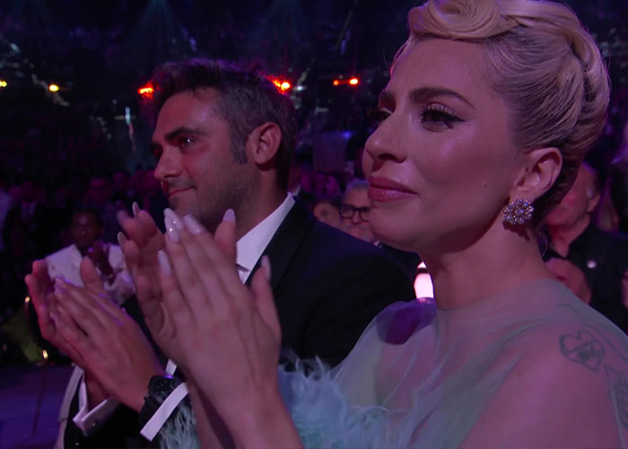 Lady Gaga Shows Grace And Kindness When She Helps SZA With Her Dress After Losing A Grammy To Her Lady Gaga Shows Grace And Kindness When She Helps SZA With Her Dress After Losing A Grammy To Her