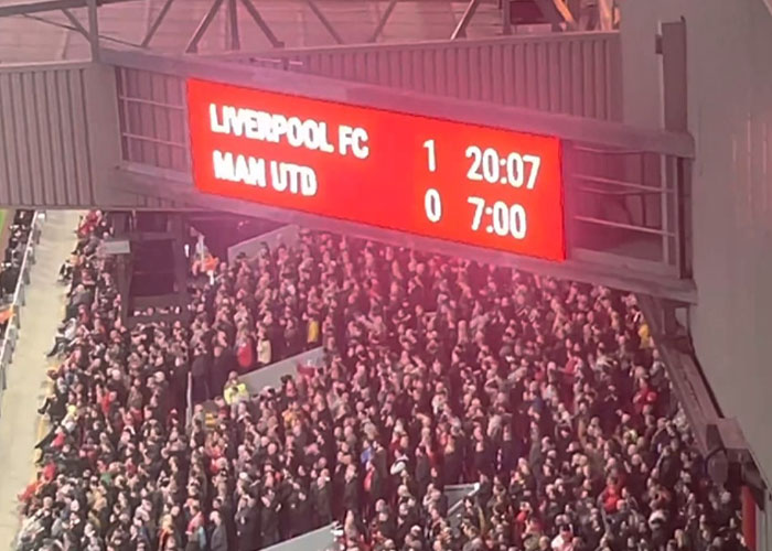 Manchester United And Liverpool Fans Unite In Beautiful Tribute To Ronaldo’s Son During 7th Minute Of The Game Manchester United And Liverpool Fans Unite In Beautiful Tribute To Ronaldo’s Son During 7th Minute Of The Game