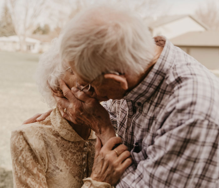 20 Heartwarming Photographs Of Couple Celebrating 70 Years Of Marriage Make Us Believe In Love Again 20 Heartwarming Photographs Of Couple Celebrating 70 Years Of Marriage Make Us Believe In Love Again