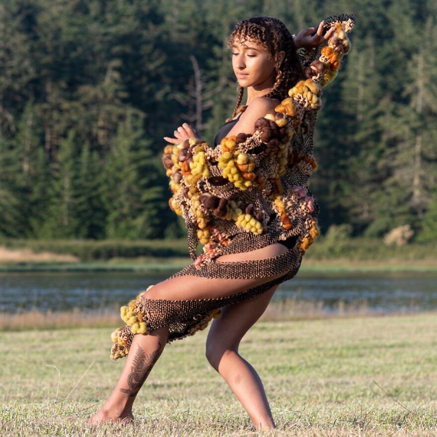 I Weave Wall Tapestries Made From Natural Fibers And Dyes I Weave Wall Tapestries Made From Natural Fibers And Dyes