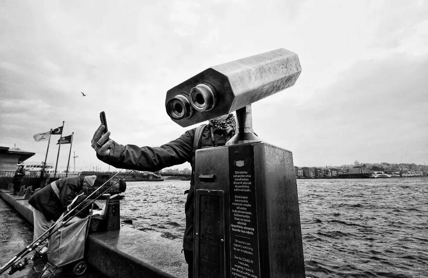 This Instagram Account Features Amusing Street Photographs And Has More Than 500 Thousand Followers (95 New Pics)