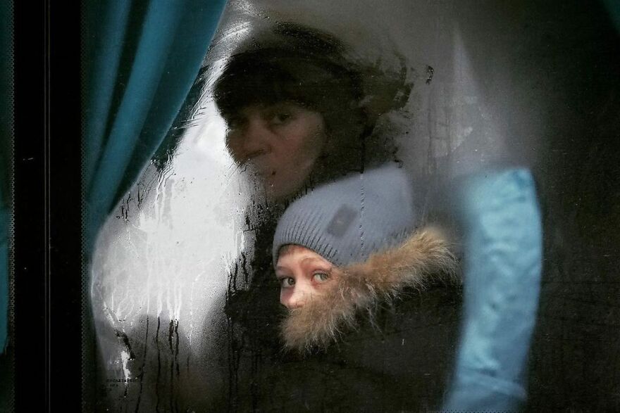 This Instagram Account Features Amusing Street Photographs And Has More Than 500 Thousand Followers (95 New Pics)