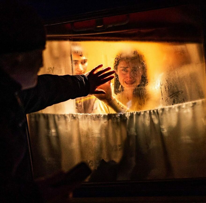 This Instagram Account Features Amusing Street Photographs And Has More Than 500 Thousand Followers (95 New Pics)