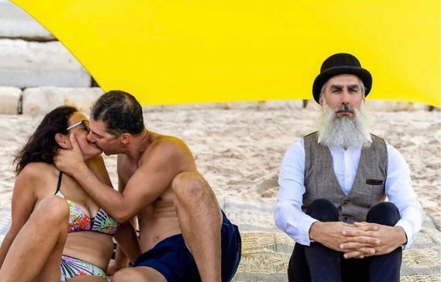 This Instagram Account Features Amusing Street Photographs And Has More Than 500 Thousand Followers (95 New Pics)