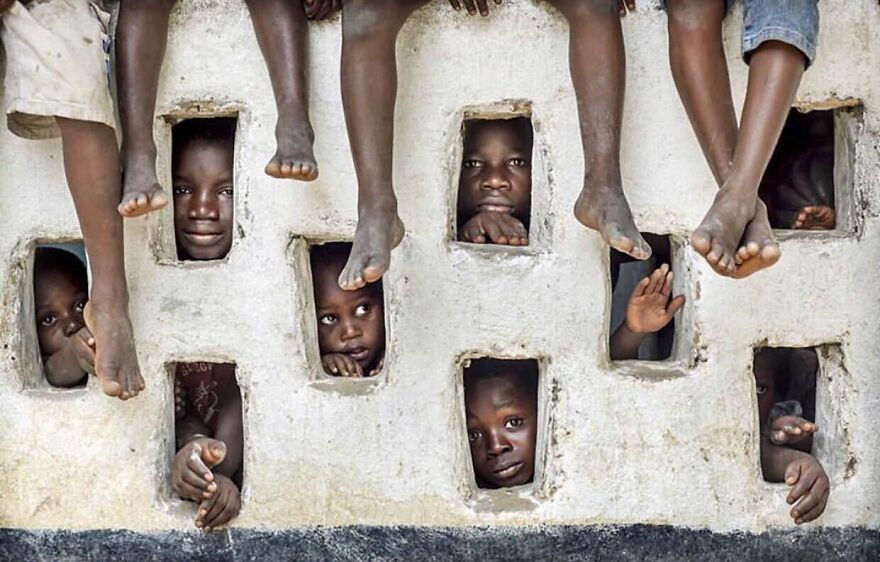 This Instagram Account Features Amusing Street Photographs And Has More Than 500 Thousand Followers (95 New Pics)