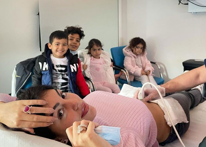 Manchester United And Liverpool Fans Unite In Beautiful Tribute To Ronaldo’s Son During 7th Minute Of The Game Manchester United And Liverpool Fans Unite In Beautiful Tribute To Ronaldo’s Son During 7th Minute Of The Game