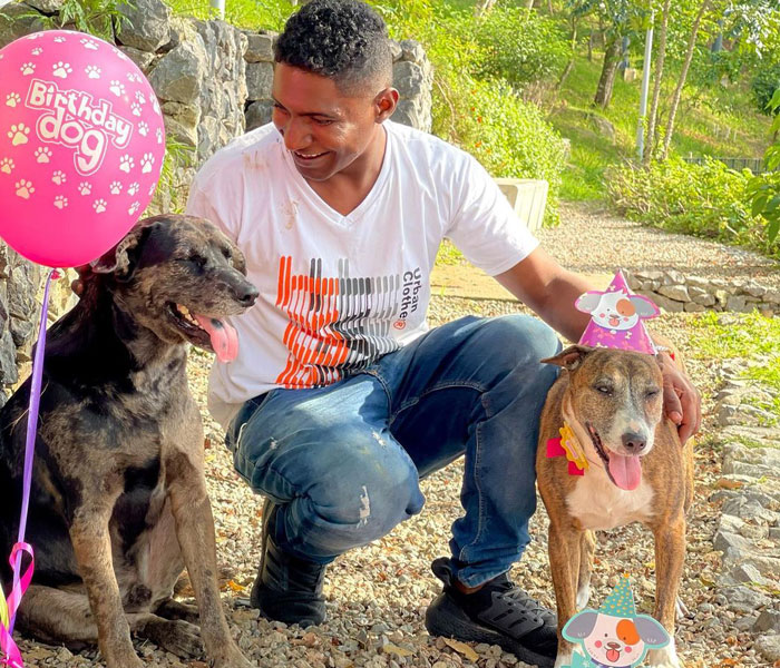Homeless Man’s Birthday Party For His Dog Warms The Hearts Of Many, Leading To A Better Life For Them All Homeless Man’s Birthday Party For His Dog Warms The Hearts Of Many, Leading To A Better Life For Them All