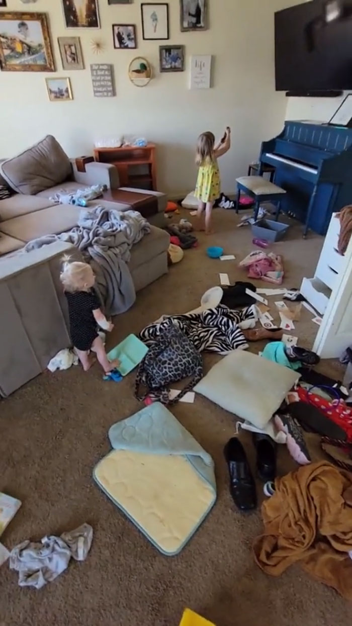 People Are Torn About This “Lazy” Mom Of 4 And Her Honest View Of Her House After 4 Days Of Not Cleaning