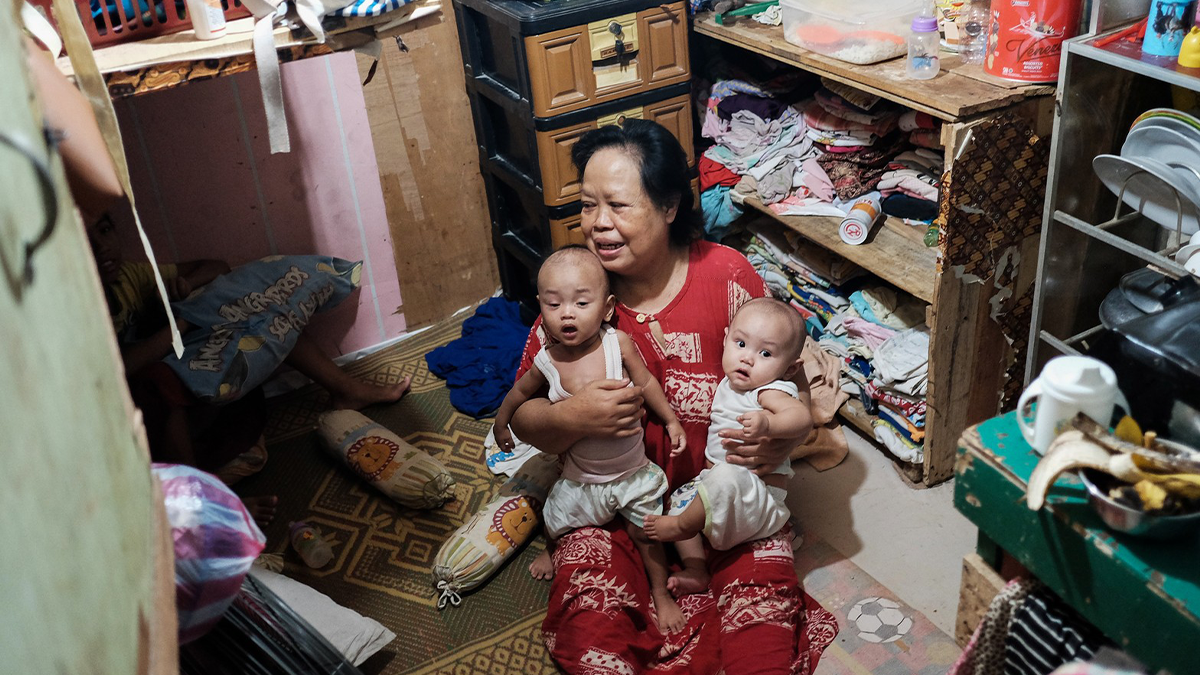 I Documented What It’s Like To Live In The Slums Of Jakarta (24 Pics)