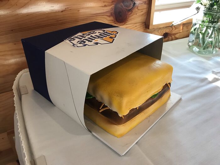 My Girlfriend's Grandparents Got Married At The Ages Of 15 & 17. After The Wedding, They Went To White Castle. This Was The Cake For The 60th-Anniversary Party