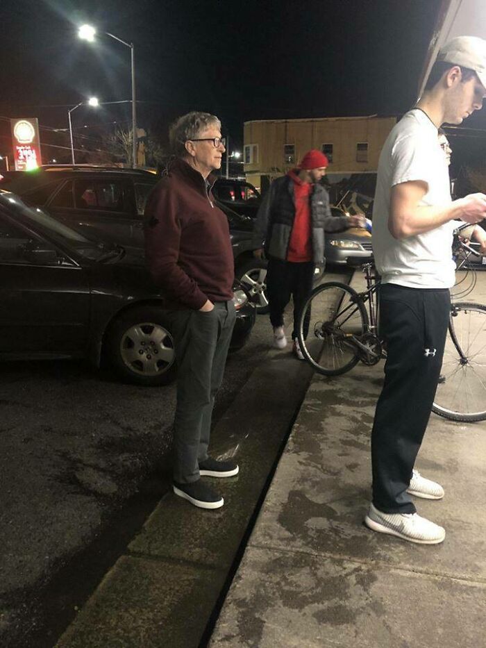 Bill Gates Waiting In Line For A Burger Like A Normal Citizen