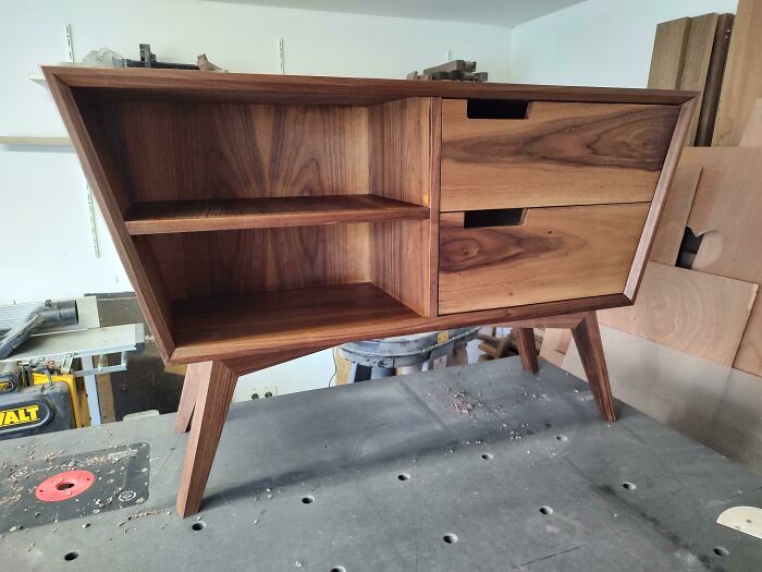 So This One Is Finished. Now I Need To Get It Into The House Without Any Damage... Made From Walnut. The Inside Drawers Are From Beech Multiplex