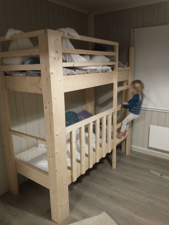 A Bunk Bed. Quick And Easy Job. 150$ With Screws