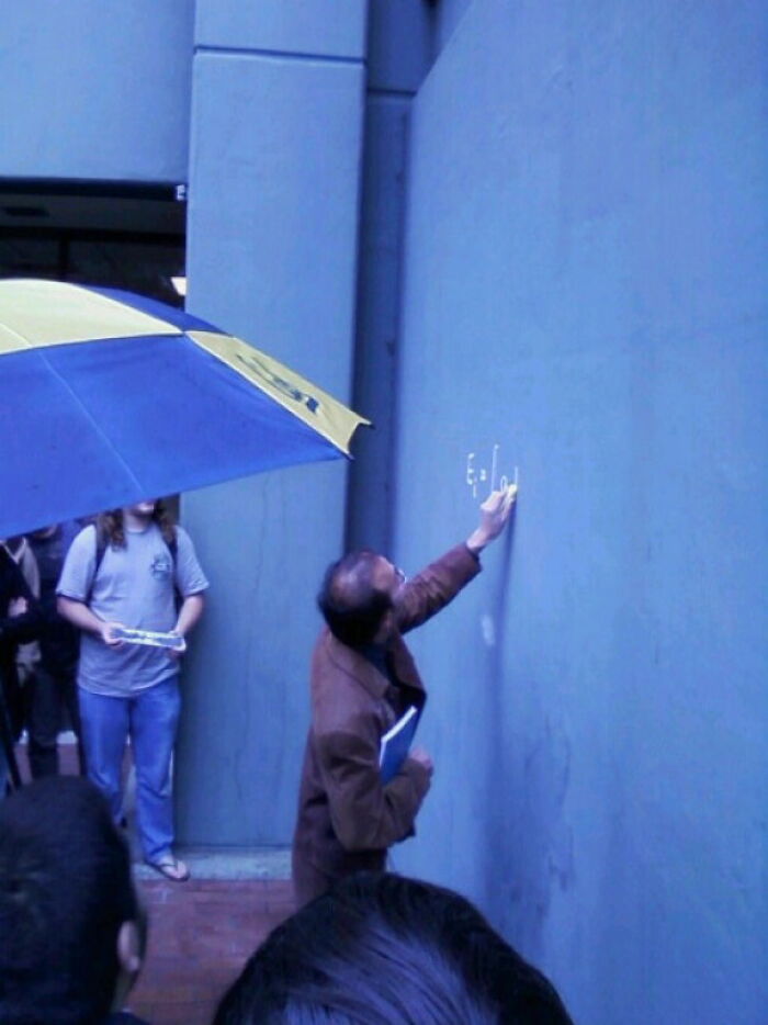 There Were Fire Alarms Going Off In The Building Due To Protests, But This UC Berkeley Professor Still Needed To Teach His Class. So He Used The Walls Of The Building