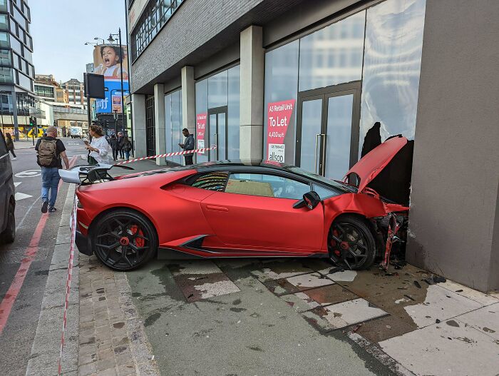 If You Think You're Having A Bad Day, Spare A Thought For This Poor Old Driver In Shoreditch