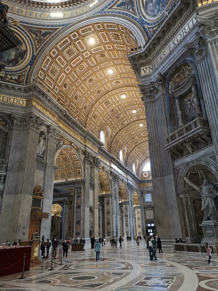 St. Peters Basilica, People For Scale