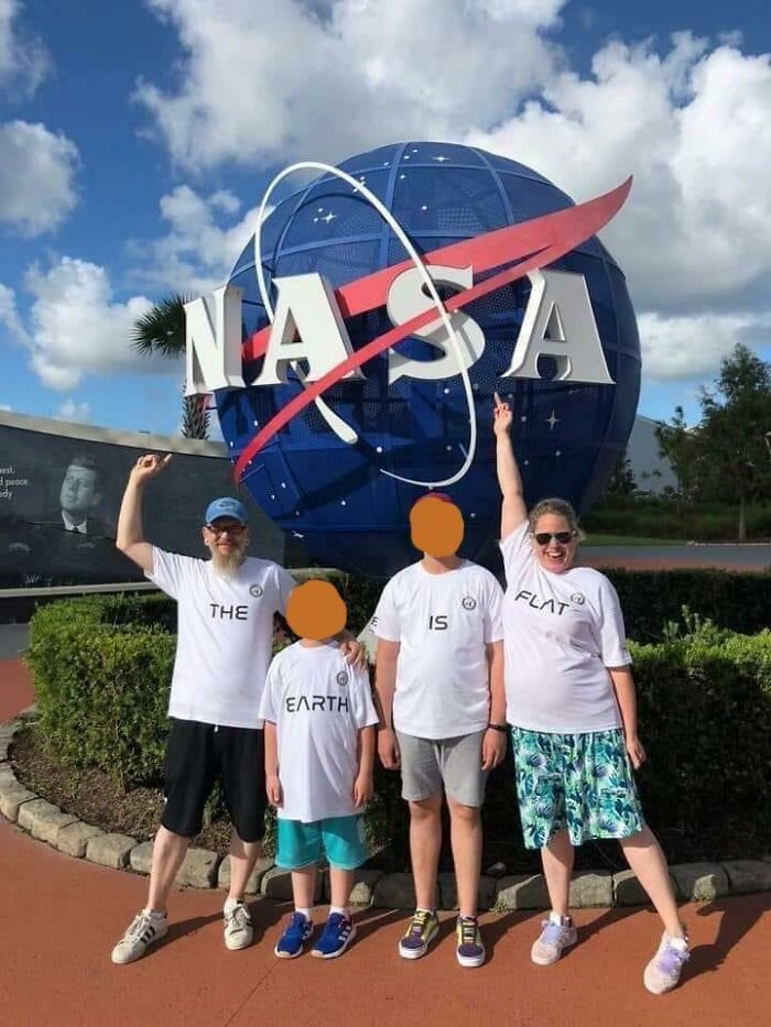 Classy Mom And Dad Take Their Kids To Visit Nasa's Headquarters