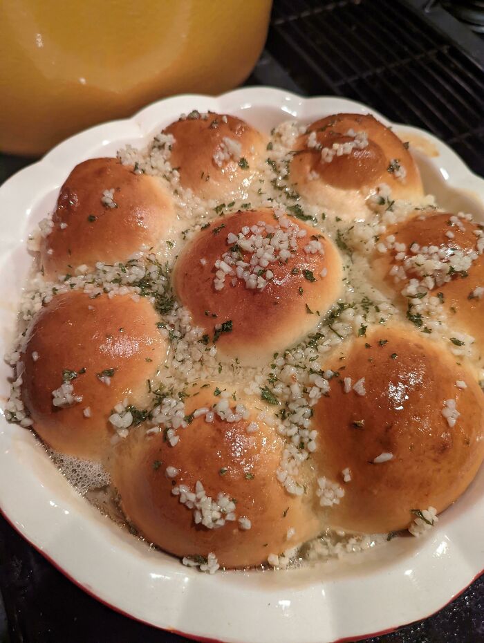 Made Ukrainian Pampushky To Celebrate A Beautiful Culture And Good Garlic