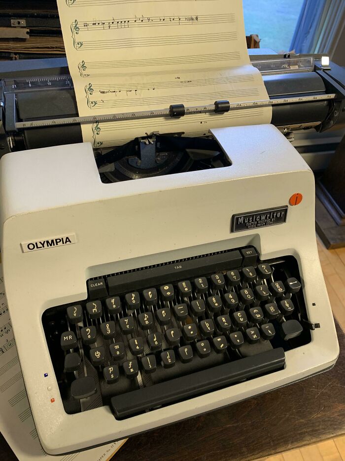 Encontré una máquina de escribir para escribir música