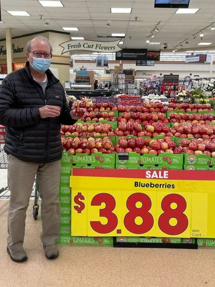 My Dad Found Apples In Tomato Boxes Labeled As Blueberries